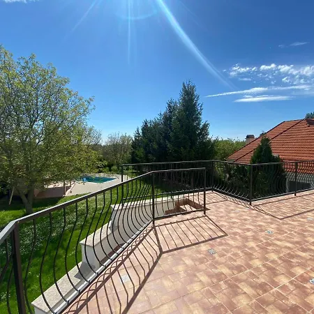 Zoeldhaz Panzio Gyenesdias