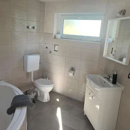 Zoeldhaz Panzio 4* Gyenesdias