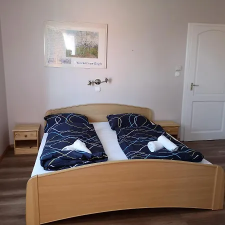 Zoeldhaz Panzio Bed & Breakfast Gyenesdias