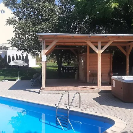 Zoeldhaz Panzio Bed & Breakfast