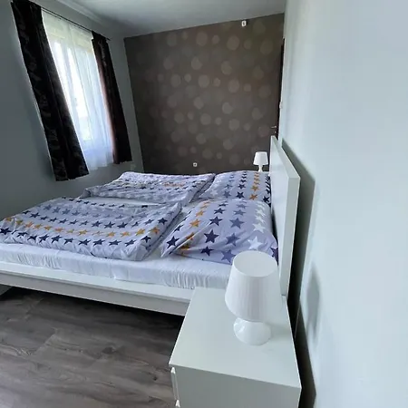 Zoeldhaz Panzio Gyenesdias