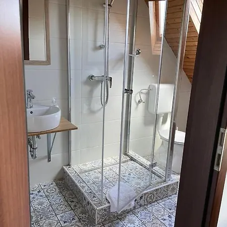 Zoeldhaz Panzio Gyenesdias