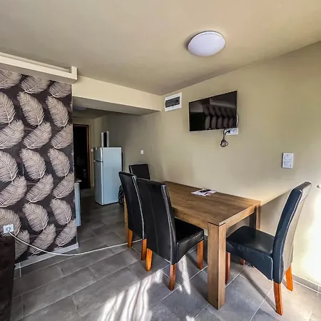 B&B Zoeldhaz Panzio 기에네스디아스