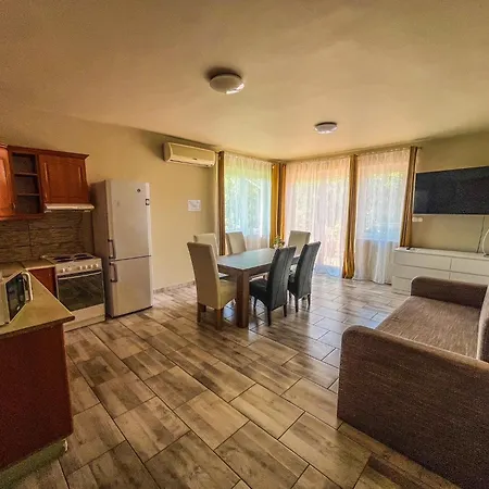 Zoeldhaz Panzio 4*