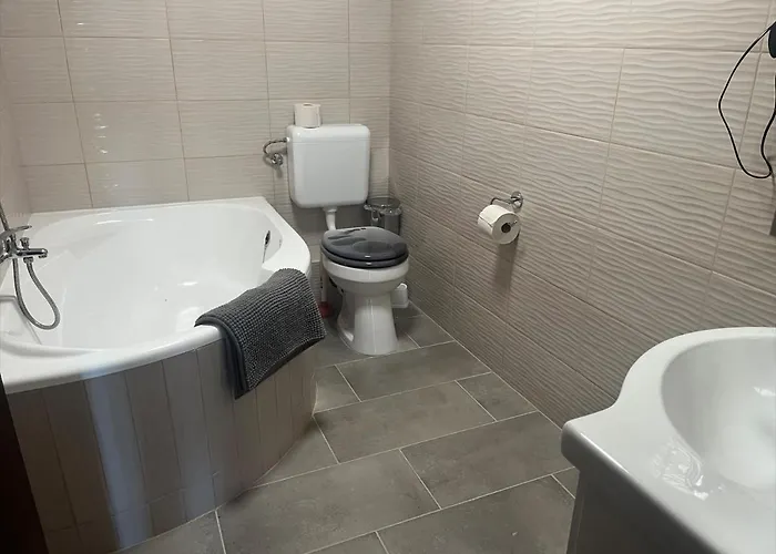 Zoeldhaz Panzio 4* גיינסדיאס