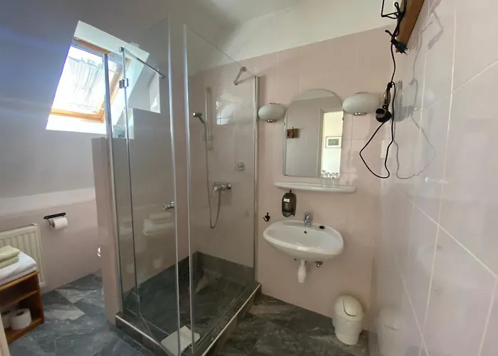 Zoeldhaz Panzio לינה וארוחת בוקר 4*